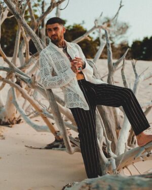 Zayn Malik Instagram - Proud to unveil my latest venture, @Mixoloshe. A blend of passion, craft, and joy. Now available at mixoloshe.com [in bio] and at Walmart stores near you & online!