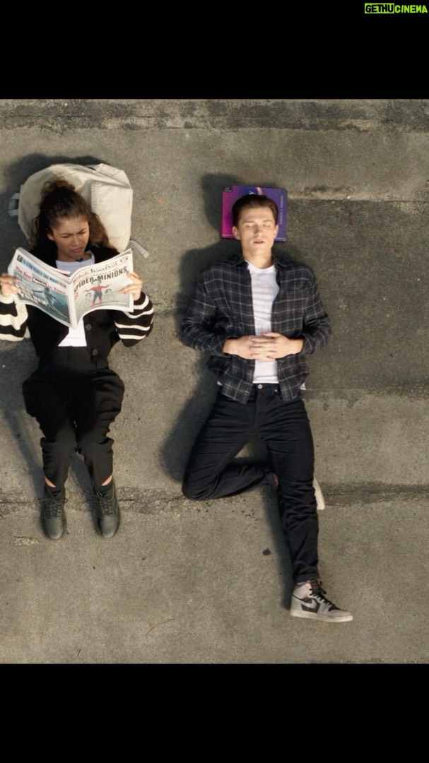 Zendaya Instagram - @tomholland2013 @lifeisaloha @jnwtts @tonyrevolori @marvel @sonypictures