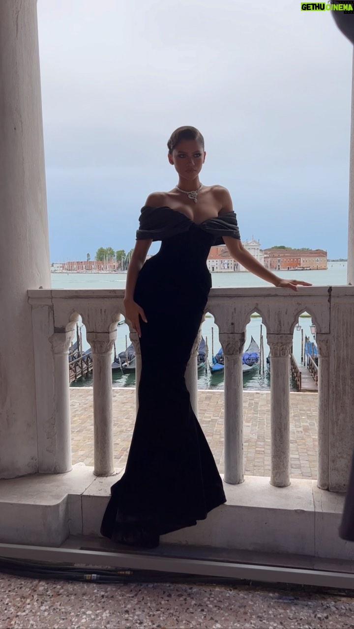 Zendaya - 7.5 Million Likes - Last night was a dream @bulgari ✨