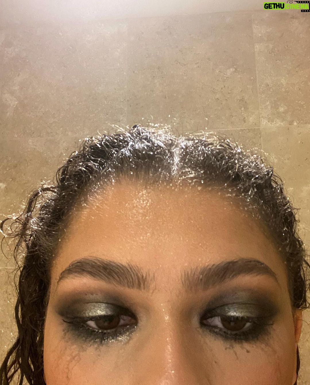 Zendaya - 8 Million Likes - Happy Valentine’s Day from Marie (If you’re watching our movie tonight with your significant other...we’re sorry lol)