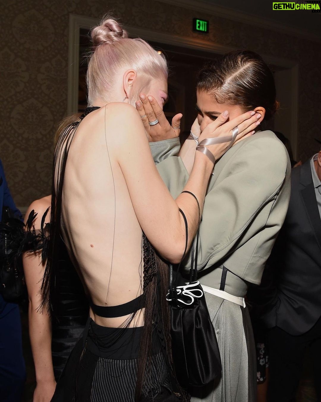Zendaya Instagram - Last night was incredible, what an absolute honor to be a part of it all. Thank you @elleusa