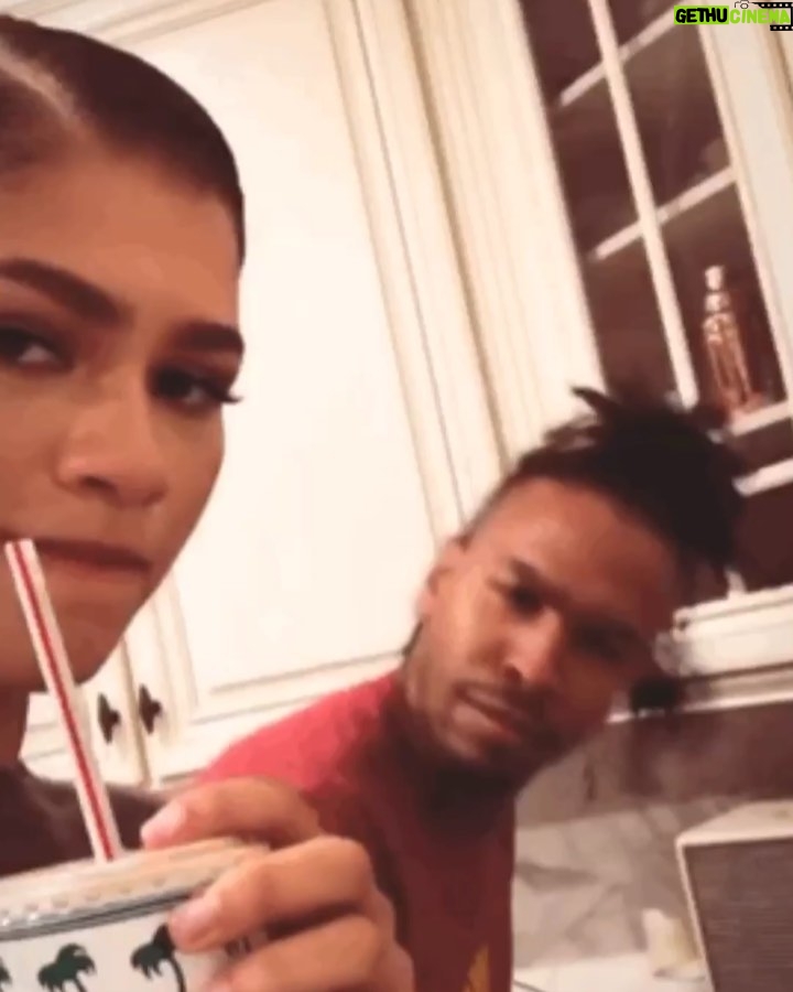 Zendaya Instagram - Happy birthday to my right hand, my big brother and partner in crime @darnellappling You are so special, and the world is better with you in it💫