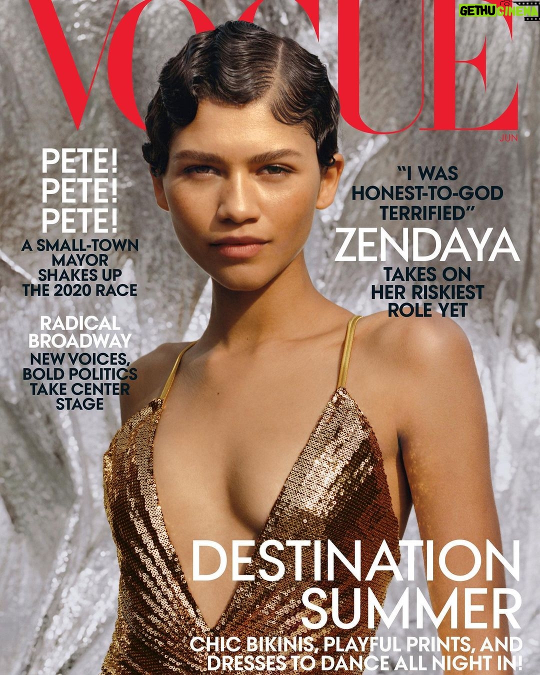 Zendaya Instagram - Waking up to this is an absolute dream. Thank you @voguemagazine for having me again✨ @tylersphotos