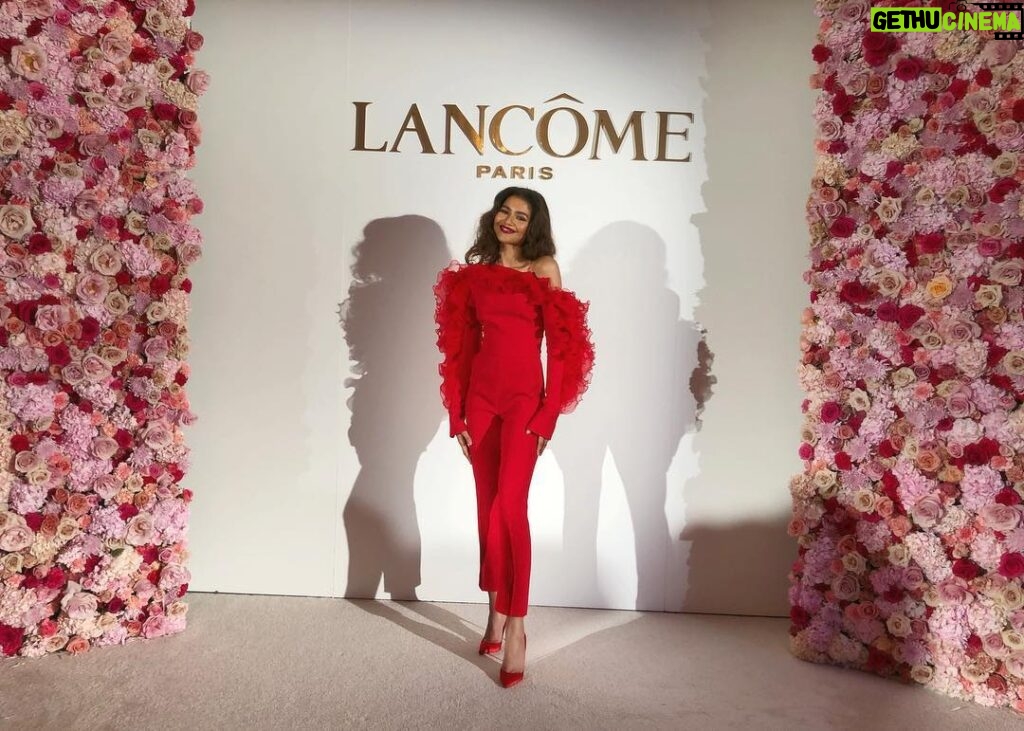 Zendaya Instagram - I’ve been so excited to talk about this and now I finally can!!! I’m officially the newest face of @lancomeofficial ! I’m absolutely honored to be amongst so many incredible women. Can’t wait to show you all what’s coming♥️