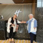 Zerrin Sümer Instagram – Bir önceki fotoğrafta ortamızda Dilara Hnm vardı , kıpırdamadan devamı fotoğraf çekiminde Meralcimle görüntü bu ❤️😁