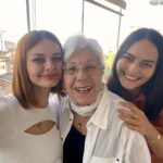 Zerrin Sümer Instagram – 😍Bu gün İstanbul’daki evime Dalamandan çok sevdiğim güzel komşularım geldi hoş gelmişler , mutlu ettiler beni . Yakında Ankara’ya gidiyorlar . Her şey gönüllerince  güzel ve kısmetli olsun inşallah 🙏🌺🌼🌼