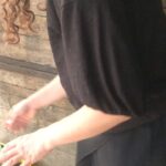 Zerrin Sümer Instagram – Çocuklar beni bu gün Atabey at çiftliğine götürdüler 7- 8 yıl önce başlanmış etkinlik . Harika. Bir yer . Yağmur ve Mehmet sık sık geliyorlarmış buraya, her ikisi de atlarla çok iyi dost olmuş .  Çok güzeller .