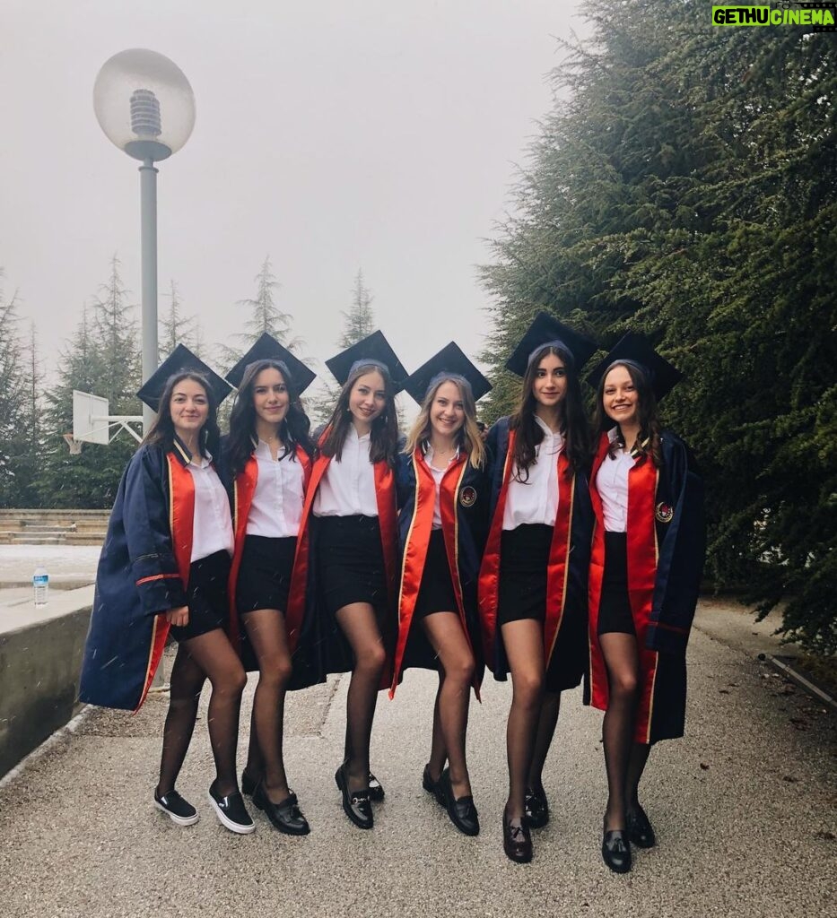 Zeynep Bostancı Instagram - Şaka maka bitti #graduaTED TED Ankara College Foundation Private High School