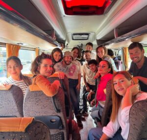 Zeynep Bostancı Instagram - 7 aylık Kendi Düşen Ağlamaz serüveni… 🎬💛👋