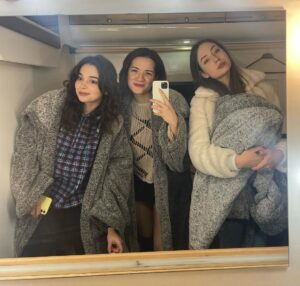 Zeynep Bostancı Instagram - 7 aylık Kendi Düşen Ağlamaz serüveni… 🎬💛👋