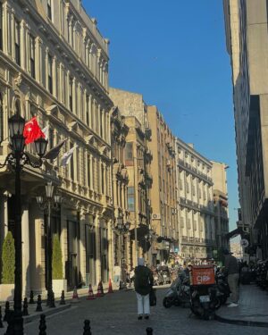 Zeynep Bostancı Instagram - capturing karaköy 📸