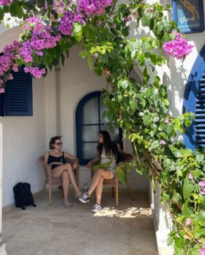 Zeynep Bostancı Instagram - ⋆｡ ﾟada dump 🩵 ⋆｡ ﾟ☾ ﾟ｡ ⋆🌺 
 ve sonda hayatımda aldığım en süslü dondurma