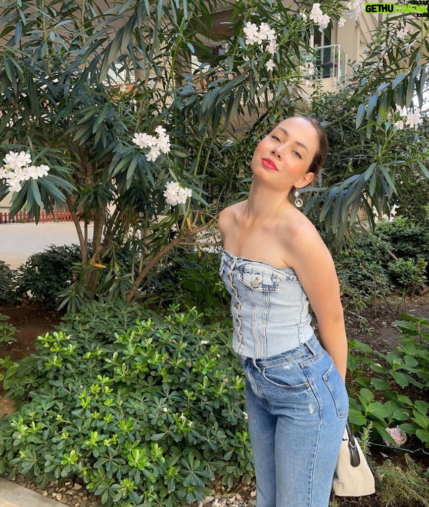 Zeynep Bostancı Instagram - 🦋🧚‍♂️greens&jeans