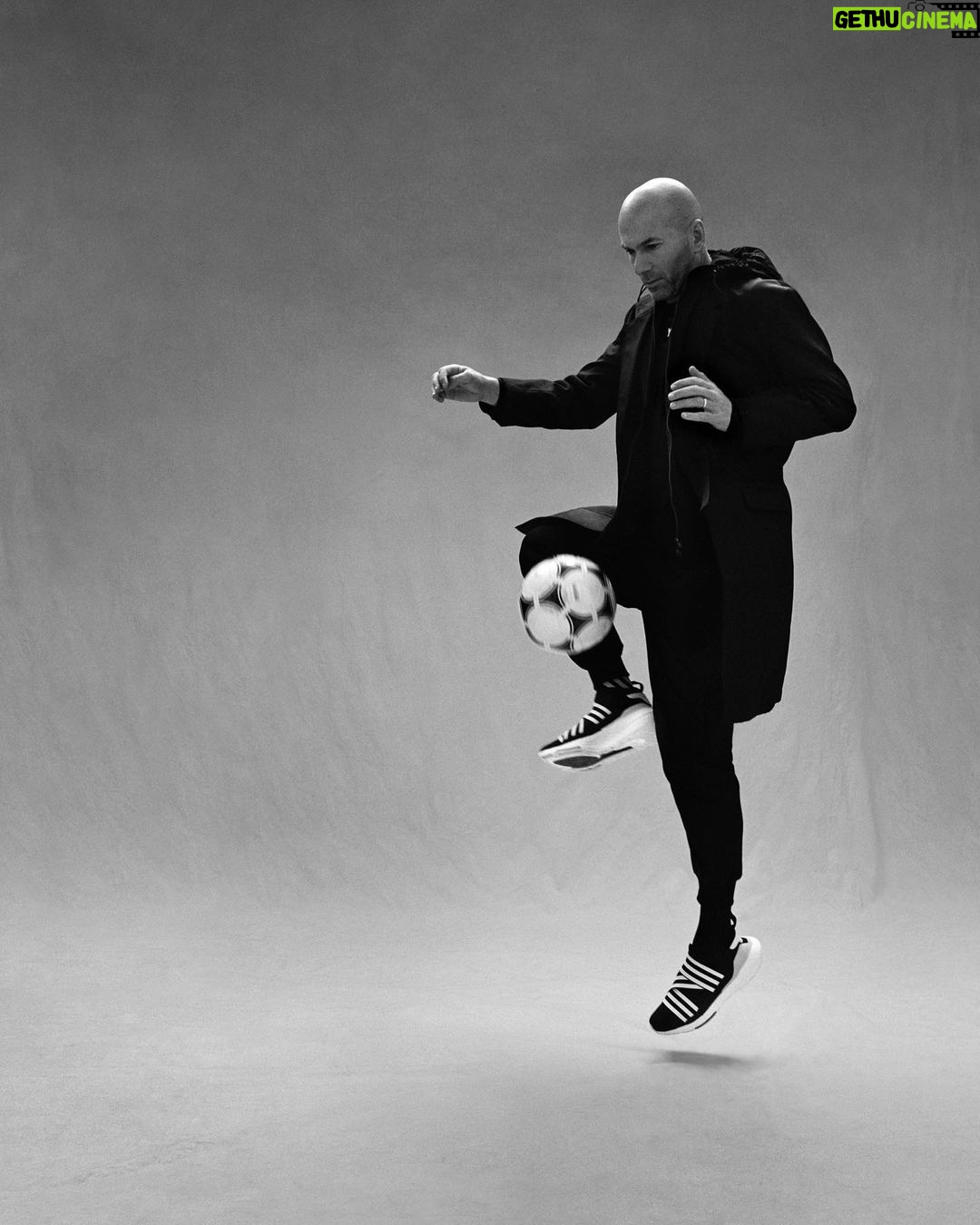 Zinédine Zidane - 1.1 Million Likes - 20 years of @adidasy3 !
#adidas #Y3 #YohjiYamamoto
