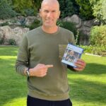 Zinedine Zidane Instagram - FIFA22 ⚽️👍 @easportsfifa #PoweredByFootball