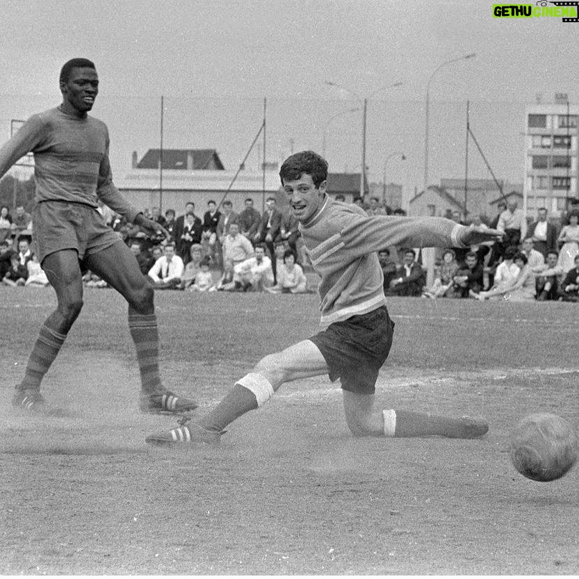 Zinedine Zidane Instagram - Monsieur Jean-Paul Belmondo, Le Magnifique. Un Grand Monsieur que tout le monde aimait.