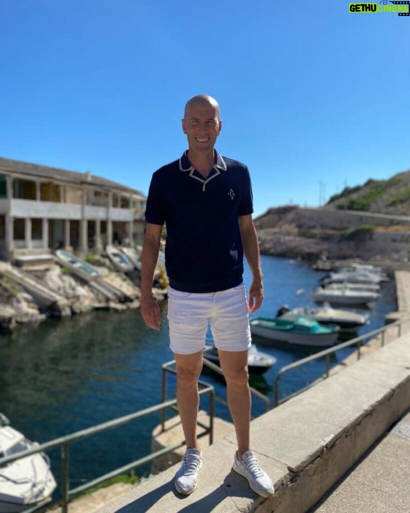 Zinedine Zidane Instagram - Marseille comme on l’aime 😍