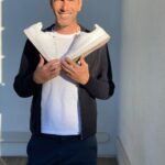 Zinedine Zidane Instagram - Dimanche 18 octobre, participez à la journée nationale Mets tes Baskets organisée par @elaofficielle. Faites comme moi, téléchargez l’application sur Metstesbaskets.org Le principe est simple : dimanche, faites le plus de pas possible pour entretenir votre santé et transformez vos pas en dons pour aider les enfants malades. ELA a plus que jamais besoin de vous.