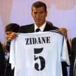 Zinedine Zidane Instagram - Hace 19 años : El principio de una nueva aventura muy especial ! Hala Madrid !