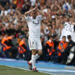 Zinedine Zidane Instagram - Inolvidable. 7 de mayo de 2006. La última vez que jugué como jugador del Real Madrid en el mejor estadio del mundo, el Bernabéu. Estadio Santiago Bernabéu