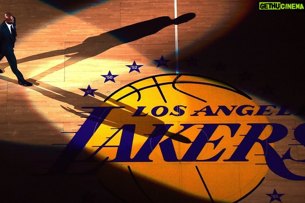 Zinédine Zidane - 1.2 Million Likes - Kobe Bryant. Tu as été un exemple pour ma famille et moi, tout comme pour des millions de personnes à travers le monde.
Les légendes sont éternelles.
Toutes mes pensées les plus profondes pour la famille Bryant.
RIP Gianna and Kobe.