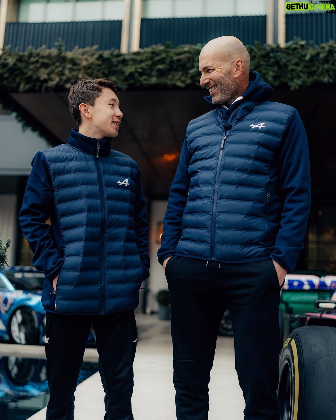 Zinedine Zidane Instagram - An inspiring day with the Alpine family in Madrid. 🏎️ ⚽️