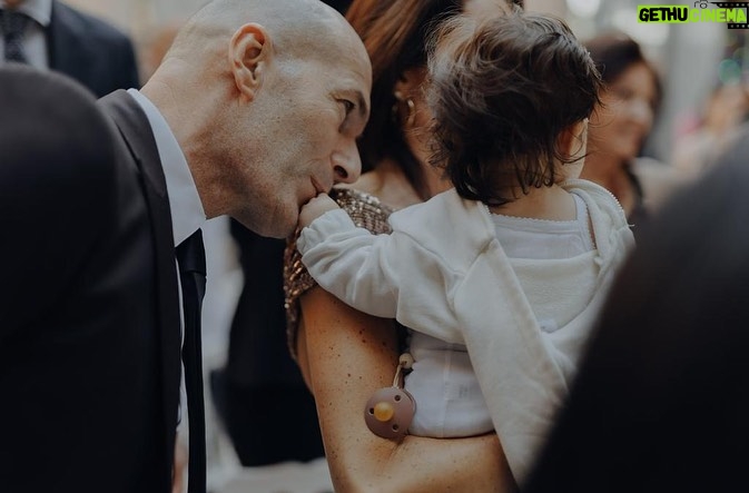 Zinédine Zidane - 1.4 Million Likes - 🤍