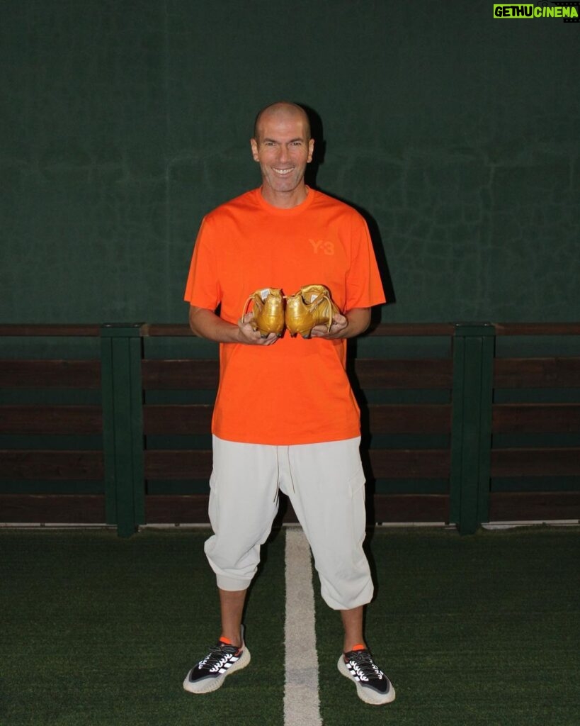 Zinedine Zidane Instagram - I also have one special pair 😁 @adidasfootball