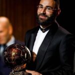 Zinedine Zidane Instagram - Je t’ai vu beaucoup travailler pour que ton jeu progresse et que tu deviennes ce que tu es. Tu as toujours cherché à t’améliorer. Aujourd’hui, ce trophée récompense ce travail et cette année exceptionnelle ! J’espère que tu continueras à nous régaler au Réal et pendant cette coupe du monde avec l’Equipe de France 🇫🇷