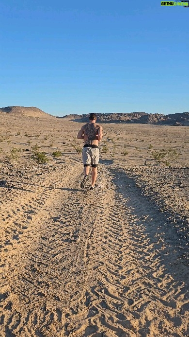 Zlatan Ibrahimović Instagram - Early desert run