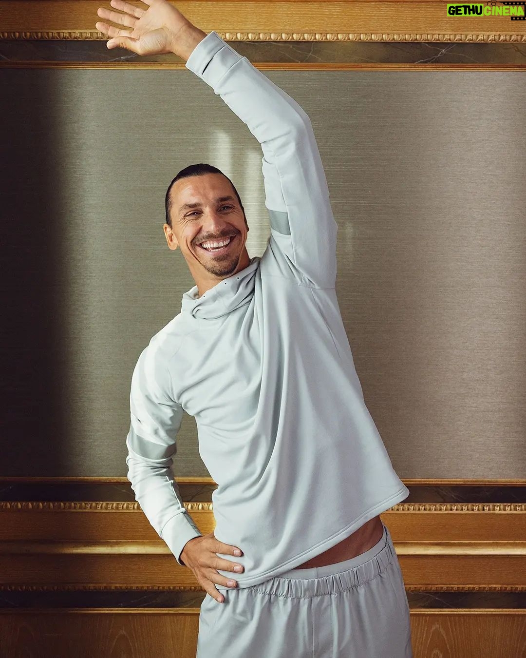 Zlatan Ibrahimović Instagram - Watch out @janefonda I'm coming for your workout crown! @hm_move #HMmove #HoweverYouMove
