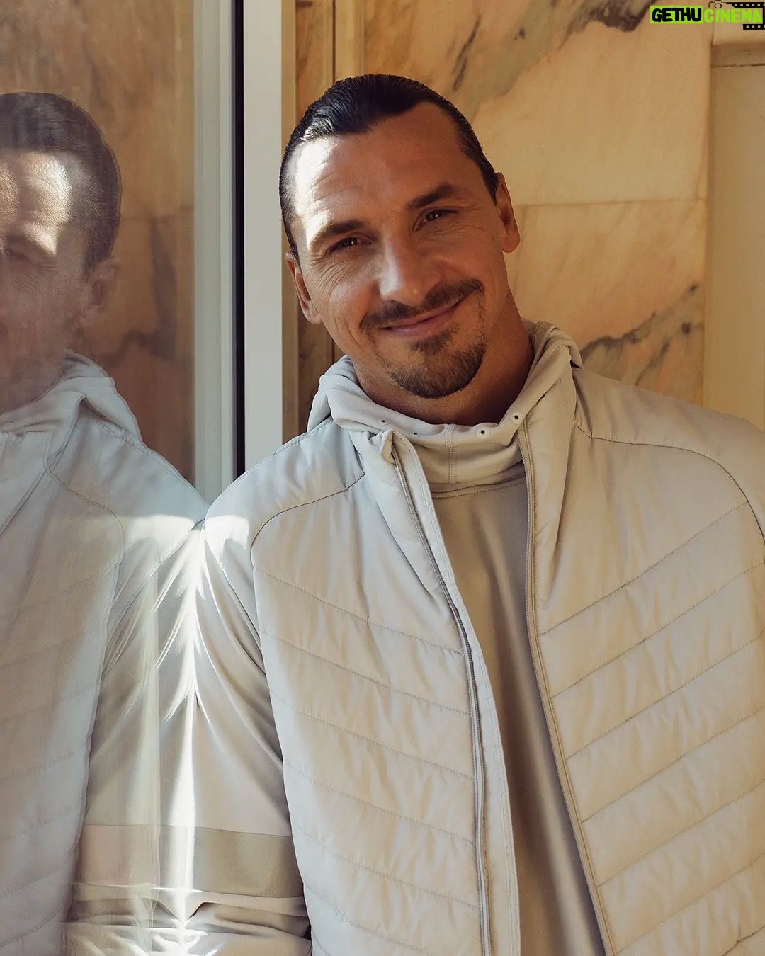 Zlatan Ibrahimović Instagram - Watch out @janefonda I'm coming for your workout crown! @hm_move #HMmove #HoweverYouMove