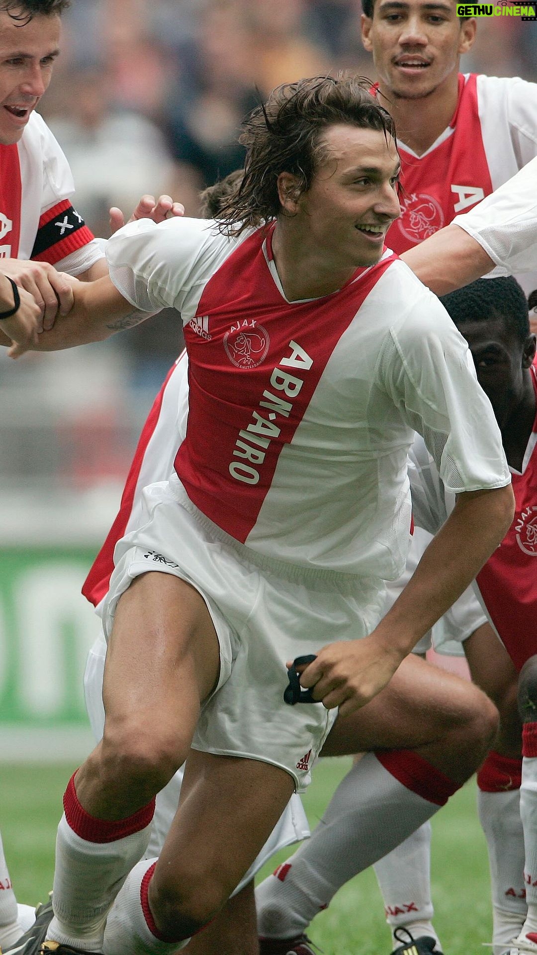 Zlatan Ibrahimović Instagram - Still iconic, @IamZlatanIbrahimovic 🇸🇪 #OTD // 2004 Never Forget