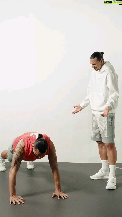 Zlatan Ibrahimović Instagram - No better coach than yourself💯 #HoweverYouMove @hm_move