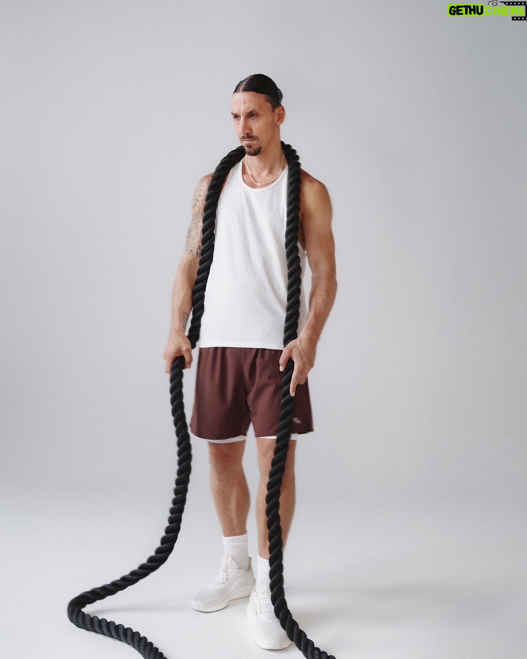 Zlatan Ibrahimović Instagram - New @hm_move drop. Let's move!
