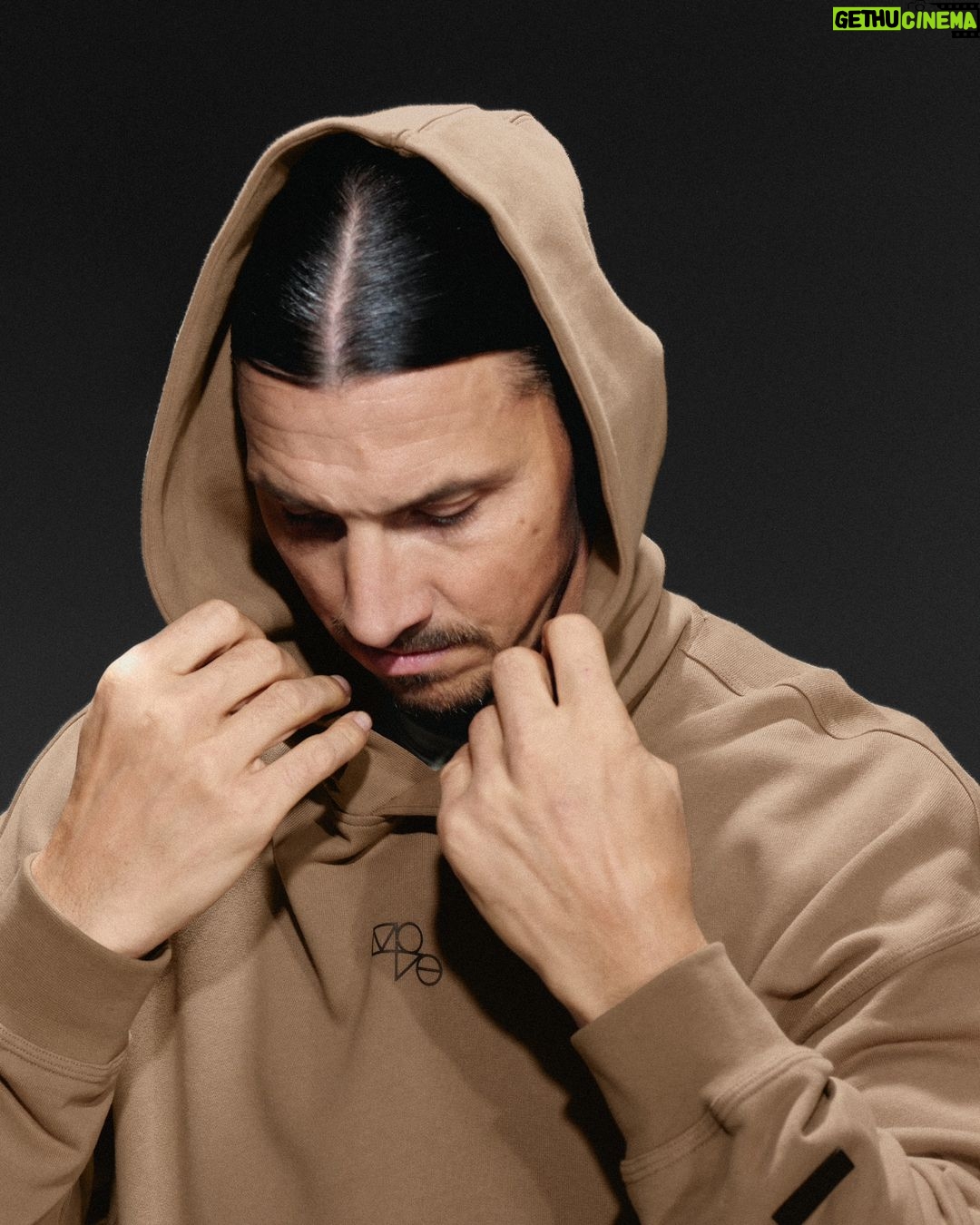 Zlatan Ibrahimović Instagram - I Move. You Move.
