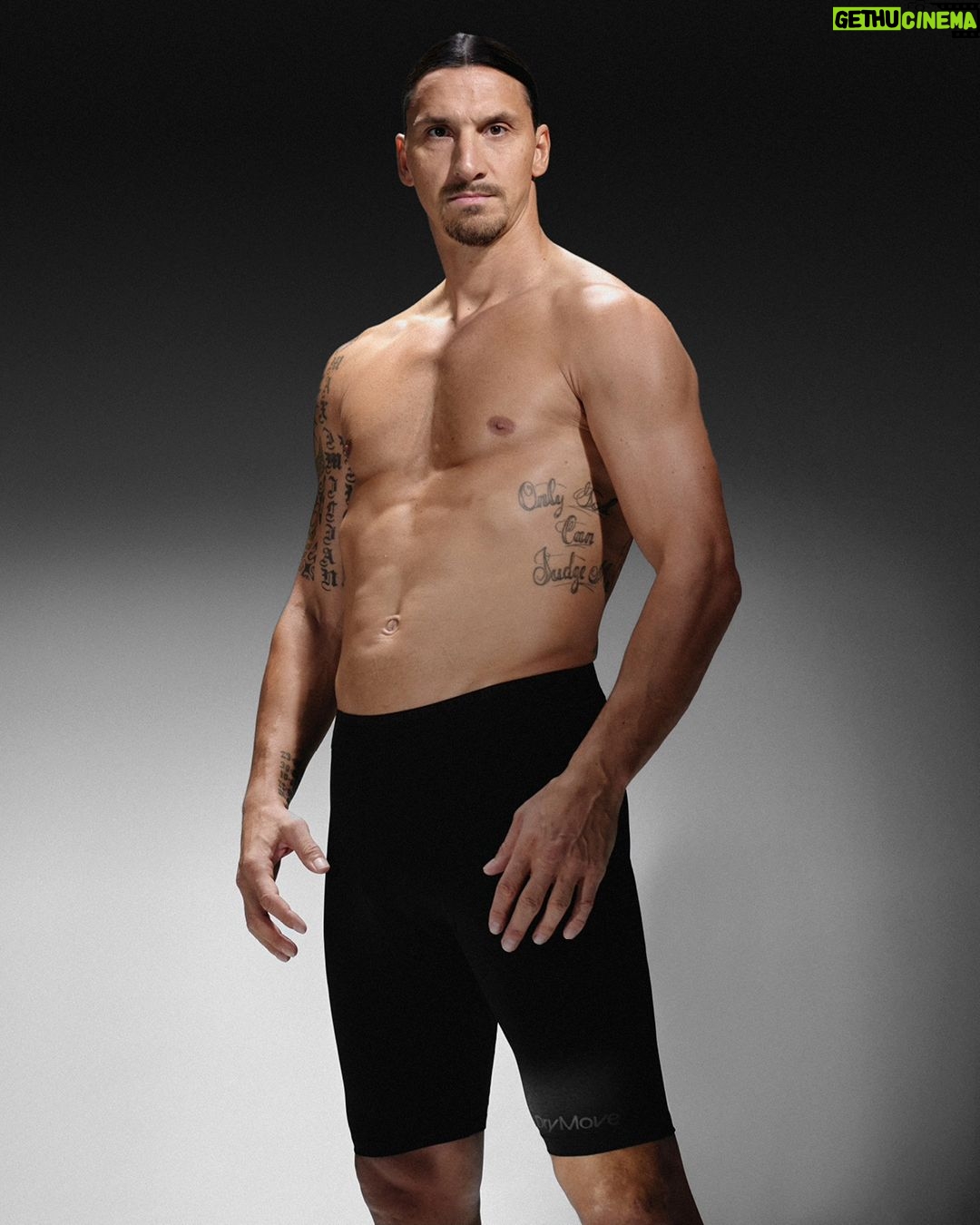 Zlatan Ibrahimović Instagram - All eyes on me. Selected by Zlatan for @hm_move out now