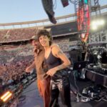 Zoe Gotusso Instagram - Otra noche increíble junto a @coldplay y @hermusicofficial 💋 Monumental River Plate
