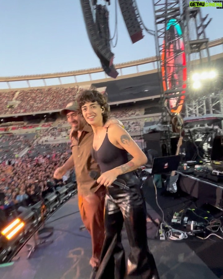 Zoe Gotusso - 55.5K Likes - Otra noche increíble junto a @coldplay y @hermusicofficial
💋