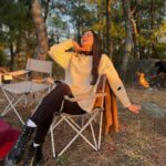 Zoya Afroz Instagram - Just two princesses on a picnic 🧺☕️💖⛰️🫶🏼✨ Kangra valley