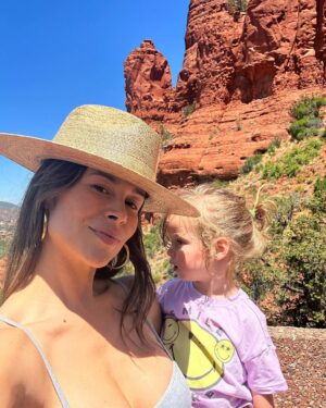 Zulay Henao Instagram - Sedona🌵🏜️
Kicked off summer right! Creeks, mountains, red rocks, ice cream and smiles. Happy birthday to my mama @zumarste3