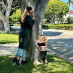Zulay Henao Instagram - On Mondays we hug trees, bake muffins and do the Lords work! PSA📣 PSA - if you’ve been suffering from seasonal allergies like me and want to rip your face, especially your eyes out, last slide, you’re welcome. @modernmuze