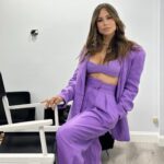 Zulay Henao Instagram - Yesterday’s picture, todays mood! Happy Friday everybody… I just want to say that this week has been hard & yet so fulfilling! Hard in that, there’s been stressful deadlines, nerves of being on camera talking out loud about my big dreams, feeling overwhelmed with so many finish lines to cross… This is the part where we get to be the observer and just watch how our emotions take over, how we manage and control, how we reframe and find new perspective. I have found that when I am able to be at peace in the middle of chaos, answers come! Find your inner peace and let those answers flow! Follow @modernmuze Love You💜🌸 #iammyownmuze #latina was
