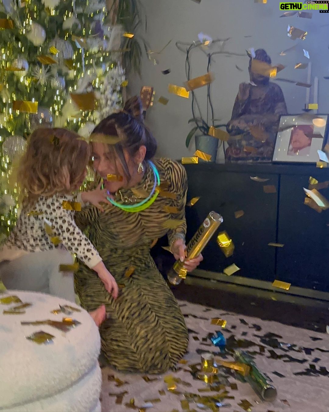 Zulay Henao Instagram - Happy New Year 🌈⚡️⭐️🪄#123123 Los Angeles, California
