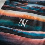 cherry chill will. Instagram - このツアーTシャツデザインの話をドラムのZAXからもらった時、自分の中で何曲か候補があったが悩みに悩んだ末"Here we are"を選ばせてもらった。 2018年、Crimieのコレクション撮影でThe BONEZメンバーと一緒に行ったHawaii。撮影後にビーチで飲み明かしたり海でガキみたいに大はしゃぎしたり...僕の中で忘れられない最高の旅の一つになった。 そんな旅の中で撮影したマウイの朝焼けや夕日、道中の美しい光景達をメインに音と詩、全てからインスピレーションを得てこの曲のSOULを全身で浴び、ライブではどんな音を奏で、パフォーマンスするのか想像しながら写真達のコラージュ作業に没頭した。 The BONEZファンの1人としてこんな素敵な機会をくれた事に感謝しつつ、ファンの皆さんも気に入ってくれる事を願ってます。 (昨日のライブで何人か着ている方をみて嬉しかった！) 全国47都道府県ツアーの成功を心から願って。 Let's show them we're alive! Much Respect @kanzajin @jesse_mcfaddin_original @tsuyoshi_ptp @koki_thebonez_tor @the____bonez