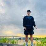 popping ed Instagram - 原本排滿的行程，突然出現了空擋， 決定去河堤享受一下獨處時光。 感謝生命中一切的過程～ 持續好好感受每一個簡單又不簡單的時刻。 不知不覺2022也快要結束了。 所有為生活努力的人，一起加油🙌🏽 📝111.11.11 🎵： Owen Phillips -Happy 謝謝 @ching_a_awesome 教我怎麼一邊錄影邊放音樂🤣💙 @remixtaipei #remixtaipei_daily #lifestyle #liferecords #dance #keep #enjoylife #Boognation #PoppingED