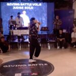 popping ed Instagram - 之前一直還沒發的Giving battle judge solo 💦🕺🏽 不知不覺Giving也來到第8屆了～ 謝謝一直來參與的同學朋友們，也辛苦團隊夥伴們一起的努力。尤其是這幾年接下主辦的 @willywu_413 很珍惜這麼多年了，還是有一群人在為了自己喜歡的文化一起努力。 接下來很快就是 Being On Our Groove了 疫情過後終於回歸非常期待～～🙌🏽🔥🔥🔥 最後也謝謝這次活動 @brandt.inc @bendavisjp 的支 贊助支持合作🙏🏽💙 @boognation_tw @boogstudio_tw #givingbattlevol8 #Boognation #Boogstudio #popping #taipei #poppingED #danceliferecord #thx