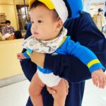 popping ed Instagram - 今天把拔帶我們去天母去參加PiKA人生第一次的萬聖節。因為人真的太多了，一邊找停車位把拔一邊講著萬聖節的由來。 古代的西方文化裡萬聖節這一天，逝去的鬼魂可以的回到人間來。所以人們很貼心在這一天也會扮成各式的鬼怪，讓這些鬼魂們可以很自在的在這一天在人間遊玩。 聽完之後，突然覺得這是一個好暖心的節日。沒想到這麼貼心人類為了讓鬼魂可以安心的在人間遊玩特地一起辦成鬼怪大家一起同樂。 這真的好格林童話故事，一回家麻麻認真看看萬聖節的由來。上網一查 . . . . 麻麻也不想多說了，我想可能很多人早就知道答案了。請還給我感動的眼淚　　 最後只好附上可愛的唐老鴨 #天母搞什麼鬼 #disney#donalduck #ディズニー #ドナルドダック#ハロウィン #唐老鴨與他的坐騎#happyhalloween#firsthalloween#把拔的萬聖節小故事# 天母運動公園