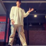 popping ed Instagram - 比完台大盃後久違的Free跳 兩部大家比較喜歡那一部?😝💙 🎵: 1. @kountkoal -Hey, 2. @beauty_lo520 -水晶晶 Tops: @remixtaipei Pants: @tnt_thenexttribe_official 阿禾今日Nice滴 @pop_h0 🤘🏽🎵🔥 #boognation #boogstudio #PoppingED #boogstyle #poppingdance #dancerecords #keepitfunky #life #thx #boogfam