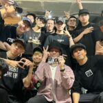 popping ed Instagram - 昨天比完台大盃初賽， 今天終於回血復活了。 一直以來都很感謝台大盃的邀約， 今年決定和團一起回到參賽者的身分參與比賽；想一想上次比台大盃是2012，也已經是11年前了。 參與排舞比賽真的很累，尤其是這個年紀的我，體力上和現實生活中多了許多該負責的事項（pika為大宗🤣） 但是能和團員們一起衝的感覺還是最爽的，很珍惜大家一起奮鬥的過程。 還記得當初開會決定要參加的時候，是BOOGNATION團員大家的決心還有鬥志打動了我，因此決定不管如何一定要和大家一起衝一次。 準備比賽的過程中每個人的分工合作還有帶著Gmon下一代的弟弟們一起努力；上下一條心的感覺真的很棒～真的覺得很幸運身邊有一群人可以一起為了同一個目標努力，大家也在過程中給了我好多Energy。 決賽我們會繼續努力的！希望能用我們愛的Popping去做出一支我們喜愛的舞～謝謝幫我們加油的大家✊🏽💙 最重要的的是謝謝我的好團員、好學生們， 其實常常心裡我也是會有懷疑自己的時候，但大家都很給力～很開心可以和團隊的大家一起完成這個作品，留下一個一輩子的回憶～ 然後⋯準備開始約練決賽囉🤣💪🏽❤️‍🔥 🏠： @boognation_tw @gmonunion_tw 🧠🕺🏽✨： @willywu_413 @poppin9kim22 @soulyuu_ @johnnyhsuuu @kuanchu8006 @poppinryan @badnews_910816 @pop_h0 @nicholasjie.thefreakz @boogieyan_1997 @boogie_nen @baichangi @xiufeng_1106 📷： @gogoeri #BoogNation #第29屆台大盃初賽 #台大盃熱舞大賽 #團隊分工合力完成的作品 #期待決賽 #地方爸爸準備不用睡了#謝謝大家的熱血與精神 #先放上一個非官方的影片給大家看看 #期待官方版本
